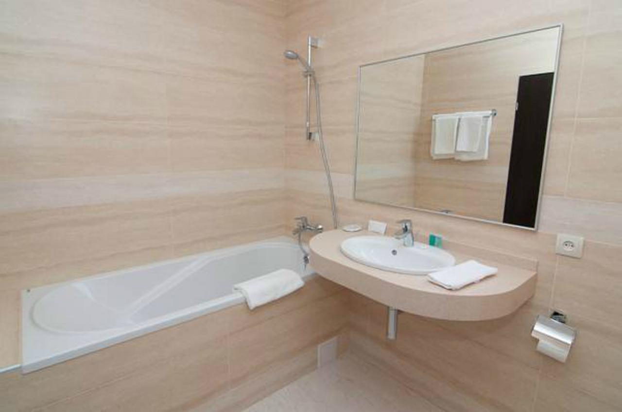 National Hotel Kharkiv Exterior photo